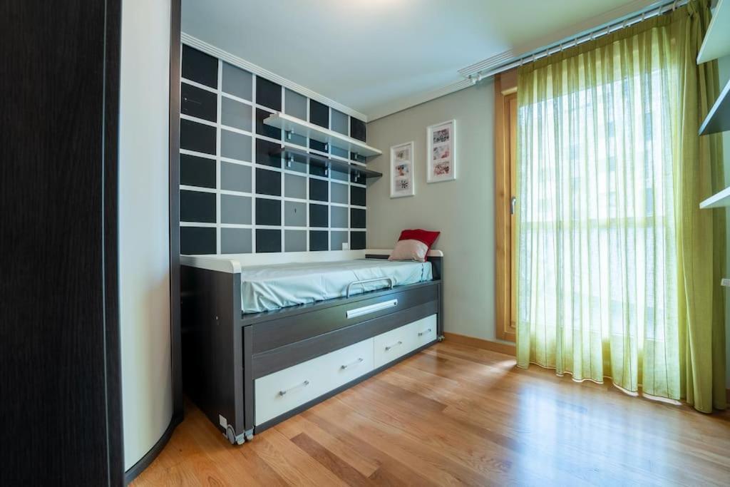 Apartamento En El Corazon De La Ciudad Con Parking Santander Exteriér fotografie